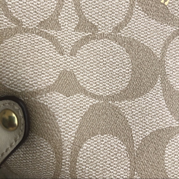 Coach Horse & Carriage Striped Logo Wristlet Bag - Picture 6 of 8